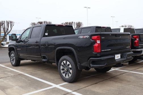 2026 Chevrolet Silverado 2500 Custom