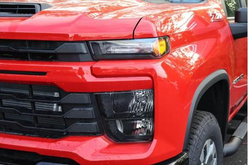 2025 Chevrolet Silverado 2500 Custom
