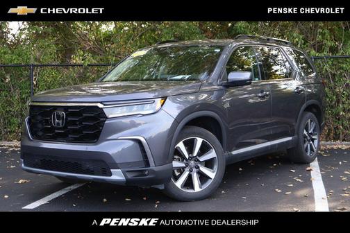 2023 Honda Pilot Touring 8-Passenger