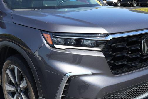 2023 Honda Pilot Touring 8-Passenger