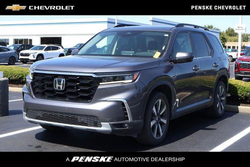 2023 Honda Pilot Touring 8-Passenger