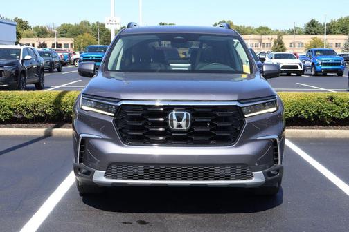 2023 Honda Pilot Touring 8-Passenger
