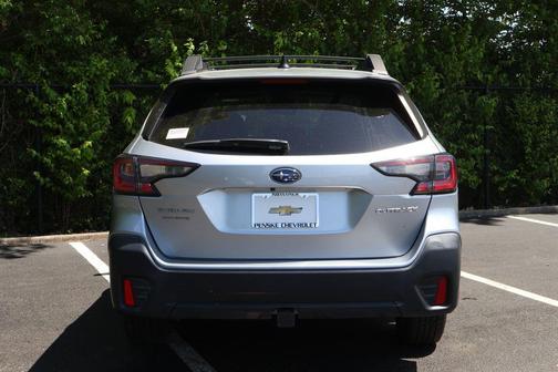 Ice Silver Metallic 2020 Subaru Outback Premium