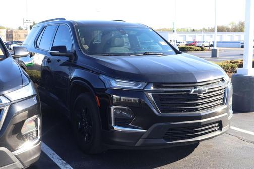 Mosaic Black Metallic 2023 Chevrolet Traverse LS