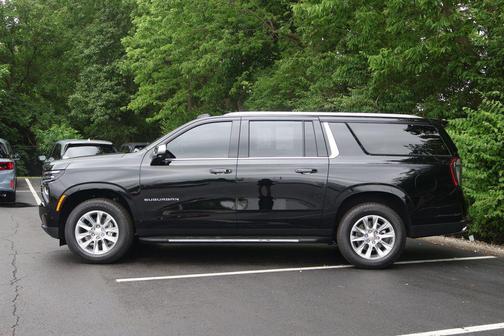 Black 2025 Chevrolet Suburban Premier