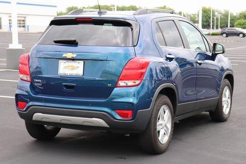 Photo 5 of 45 of 2020 Chevrolet Trax LT
