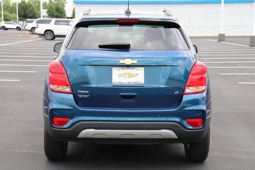 Photo 4 of 45 of 2020 Chevrolet Trax LT
