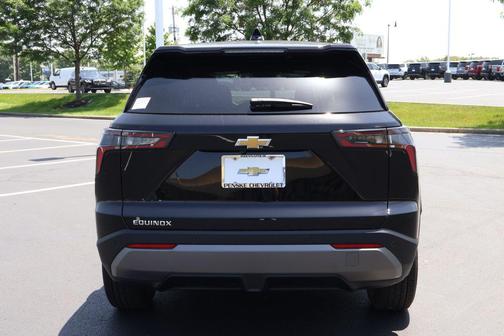 Mosaic Black Metallic 2026 Chevrolet Equinox 1LT