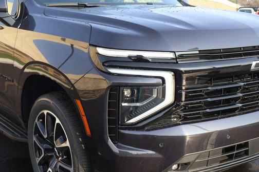 Dark Ash Metallic 2026 Chevrolet Suburban RST