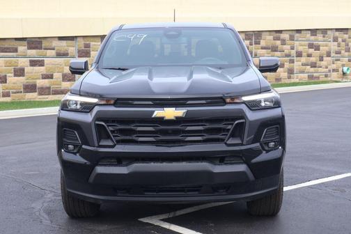 Black 2026 Chevrolet Colorado LT