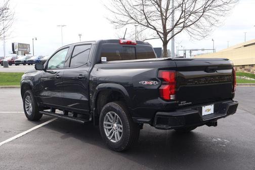 Black 2026 Chevrolet Colorado LT