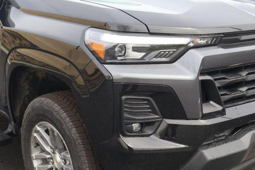 Black 2026 Chevrolet Colorado LT