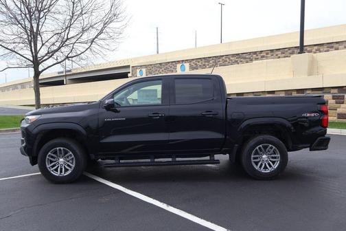 Black 2026 Chevrolet Colorado LT