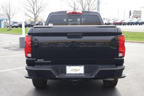 Black 2026 Chevrolet Colorado LT