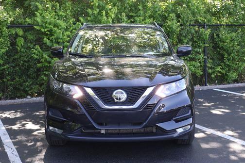 Magnetic Black Pearl 2021 Nissan Rogue Sport SV