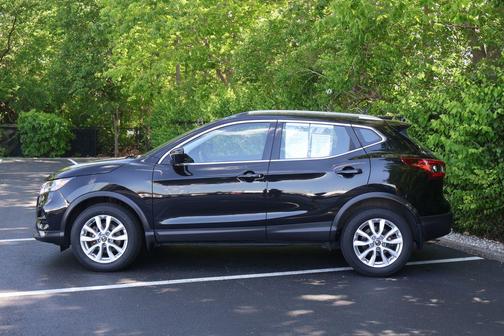 Magnetic Black Pearl 2021 Nissan Rogue Sport SV