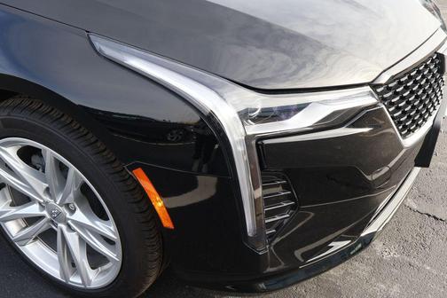 2024 Cadillac CT4 Luxury