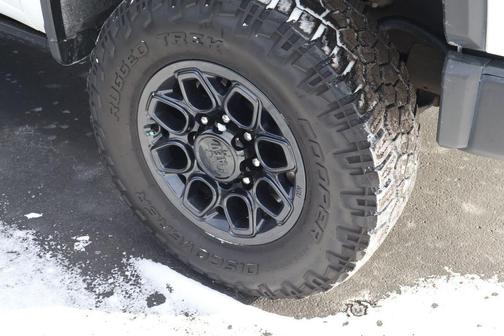 2024 Chevrolet Silverado 2500 4WD Crew Cab Standard Bed ZR2