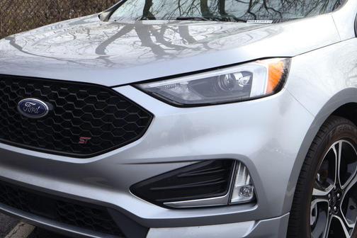2023 Ford Edge ST