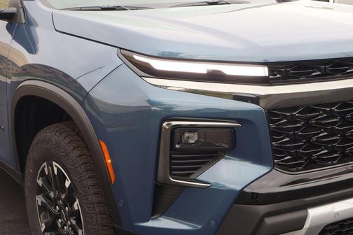 Lakeshore Blue Metallic 2026 Chevrolet Traverse AWD Z71