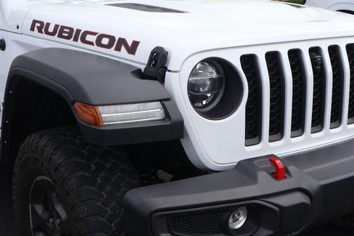 Bright White Clearcoat 2021 Jeep Gladiator Rubicon