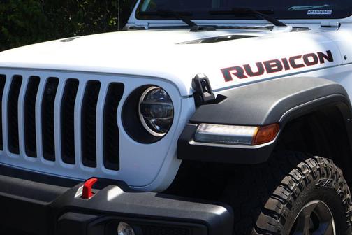 Bright White Clearcoat 2021 Jeep Gladiator Rubicon