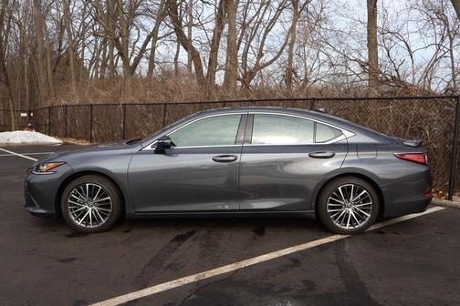 2022 Lexus ES 350 Base