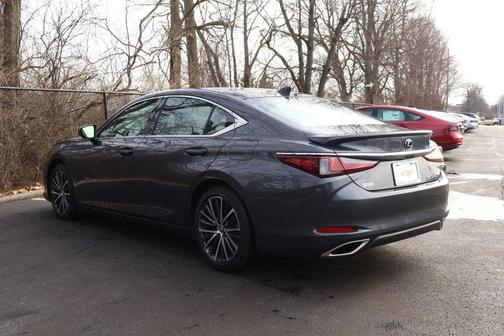 2022 Lexus ES 350 Base