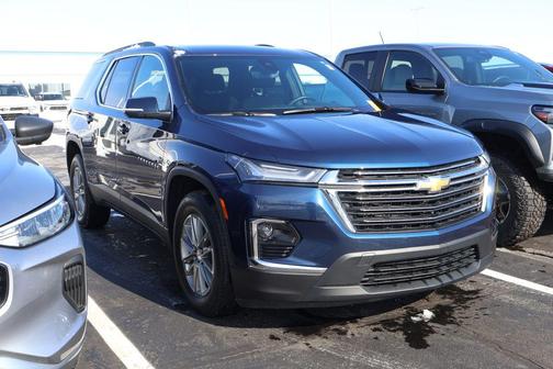 2023 Chevrolet Traverse LT Cloth