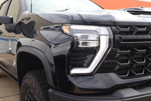 Black 2026 Chevrolet Silverado 2500 Crew Cab, Standard Bed, XR2, 4WD