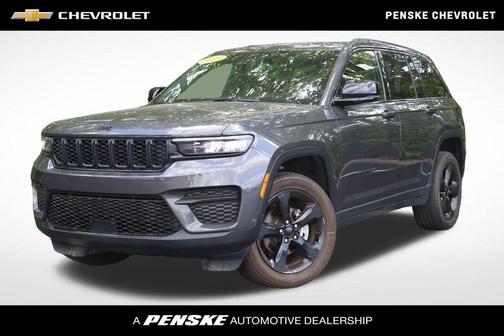 Baltic Gray Metallic Clearcoat 2023 Jeep Grand Cherokee Altitude