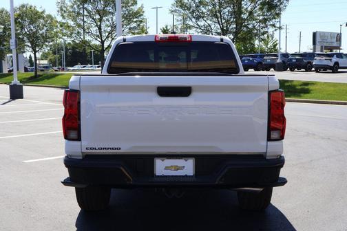Summit White 2026 Chevrolet Colorado WT