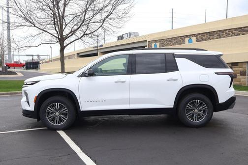 Summit White 2026 Chevrolet Traverse LT