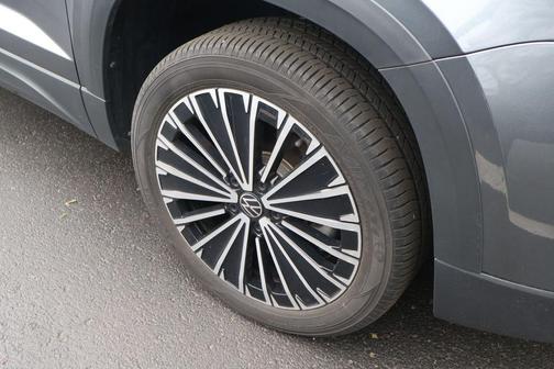 Platinum Gray Metallic 2025 Volkswagen Taos 1.5T SE