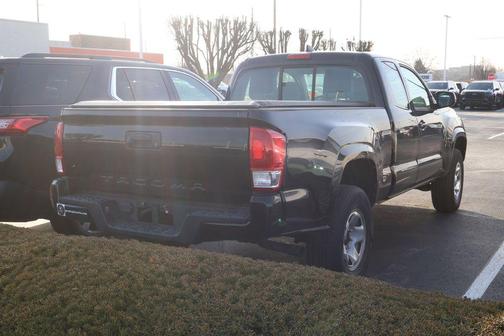 2016 Toyota Tacoma SR