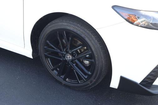 Ice 2025 Toyota Camry SE