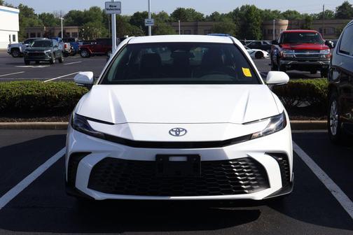 Ice 2025 Toyota Camry SE