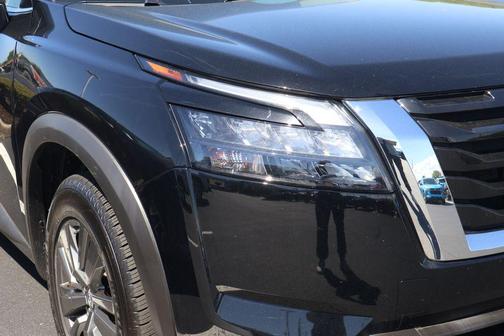 Super Black 2024 Nissan Pathfinder SV FWD