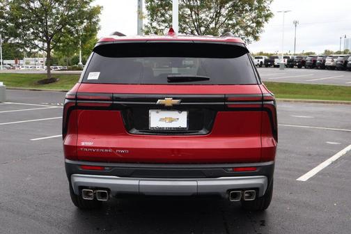 Radiant Red Tintcoat 2027 Chevrolet Traverse LT