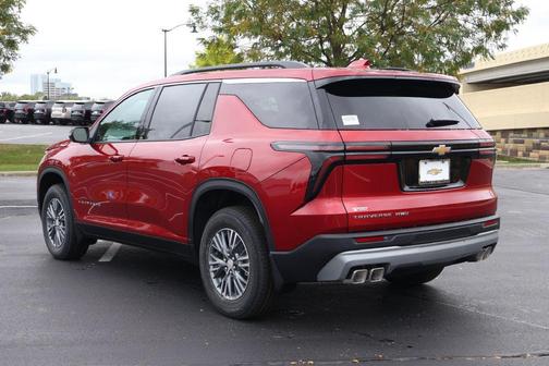 Radiant Red Tintcoat 2027 Chevrolet Traverse LT
