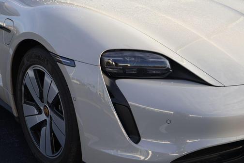 2022 Porsche Taycan Base