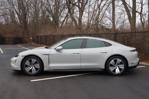 2022 Porsche Taycan Base