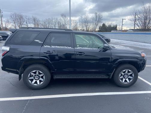 2023 Toyota 4Runner TRD Off Road