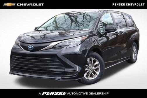 2024 Toyota Sienna LE