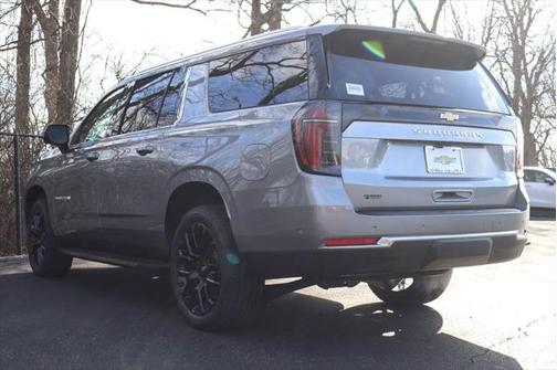 2025 Chevrolet Suburban LS