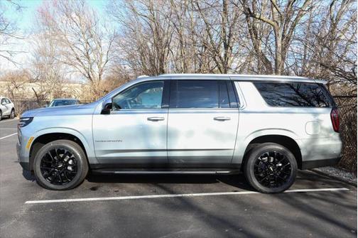 2025 Chevrolet Suburban LS