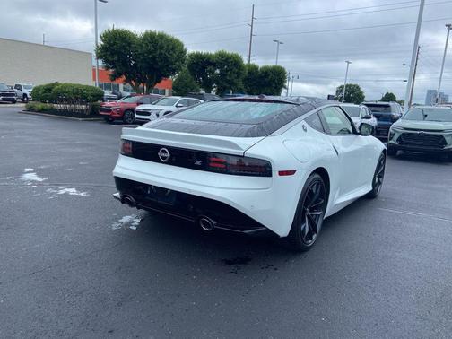 White Pearl 2023 Nissan Z Performance Auto