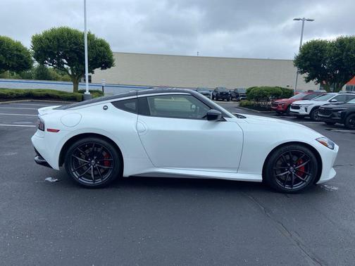 White Pearl 2023 Nissan Z Performance Auto