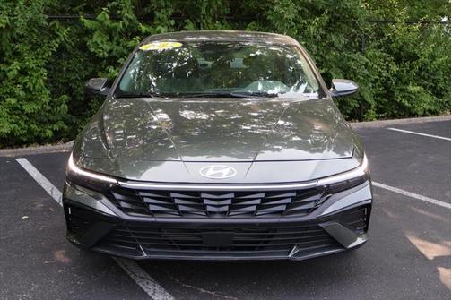 2025 Hyundai ELANTRA SEL
