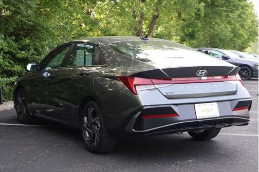 2025 Hyundai ELANTRA SEL